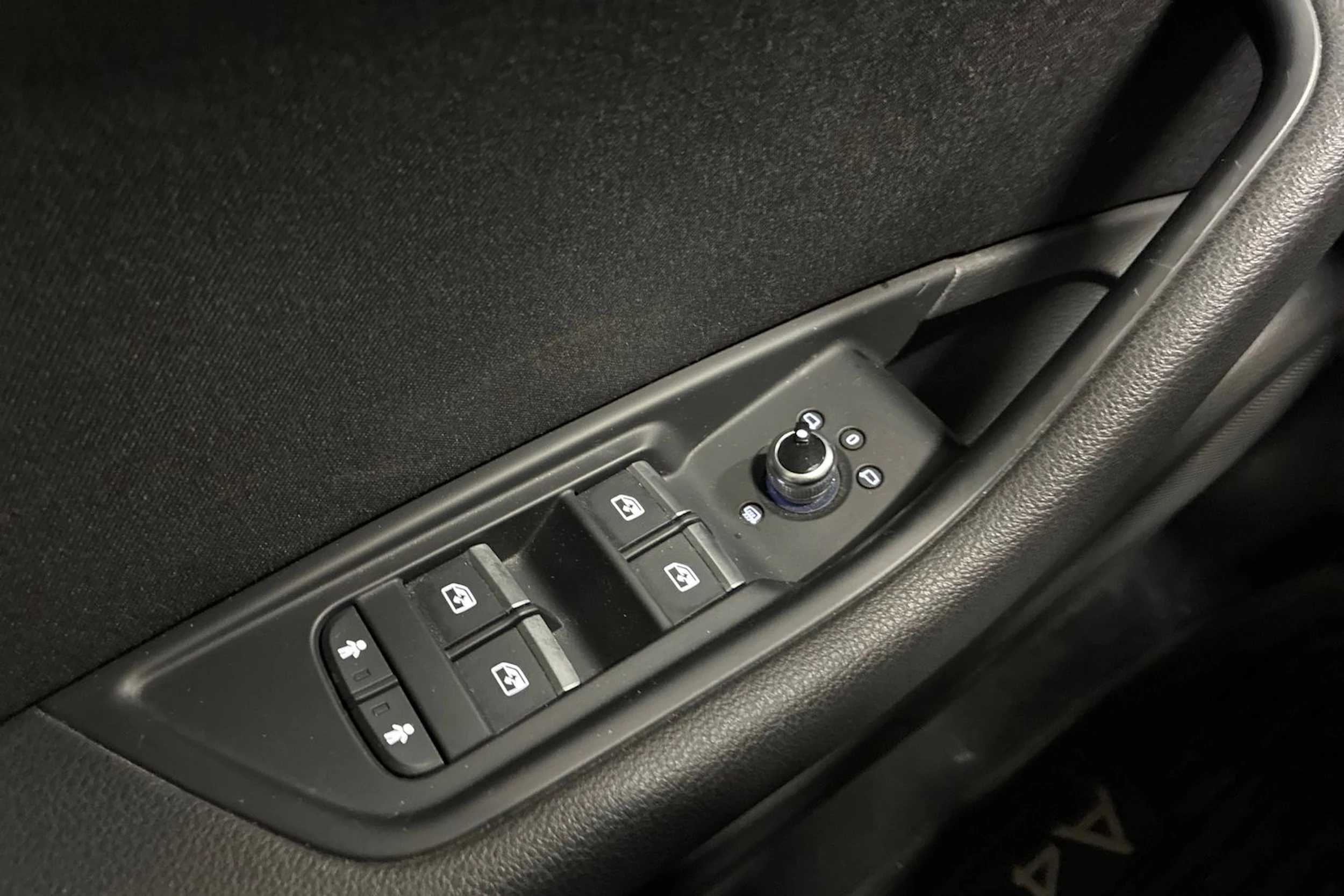 musta Audi A4 2017 kuva 17.