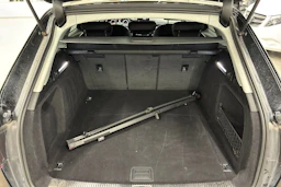 musta Audi A4 2017 kuva 25.