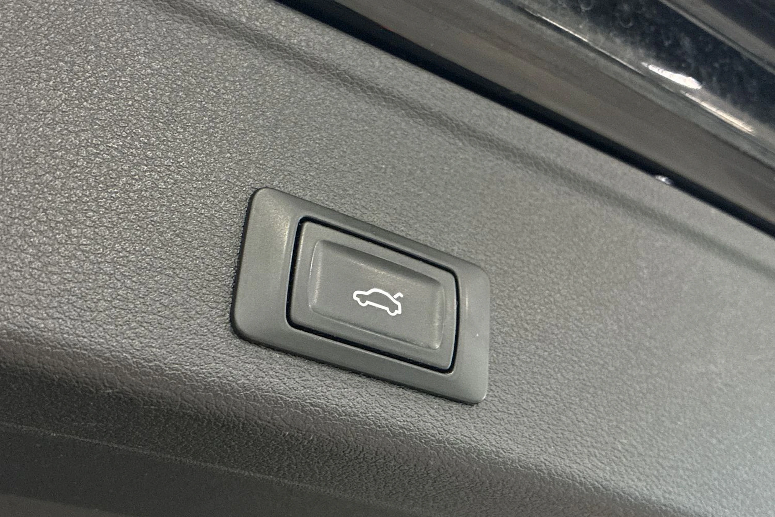 musta Audi A4 2017 kuva 26.