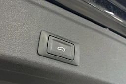 musta Audi A4 2017 kuva 26.