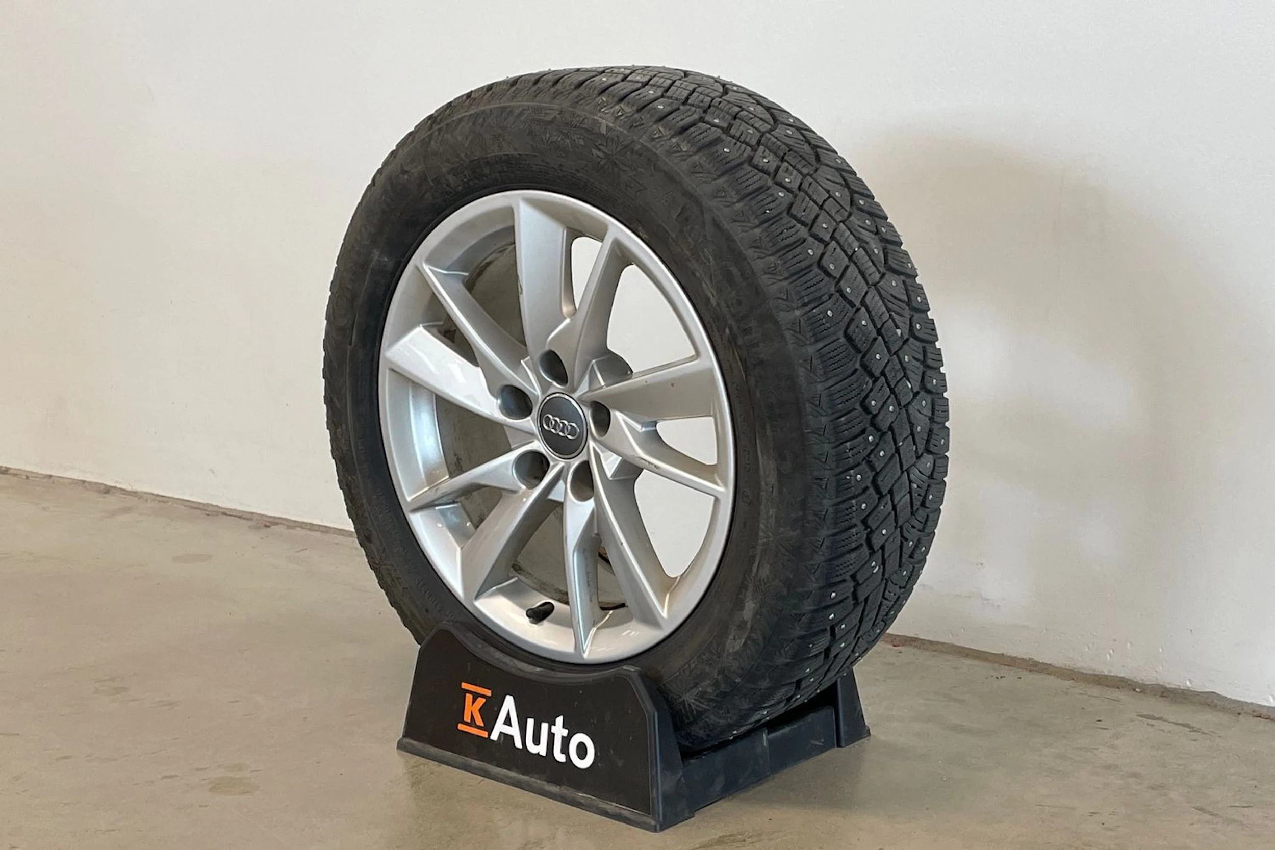vihreä Audi A4 2018 kuva 13.