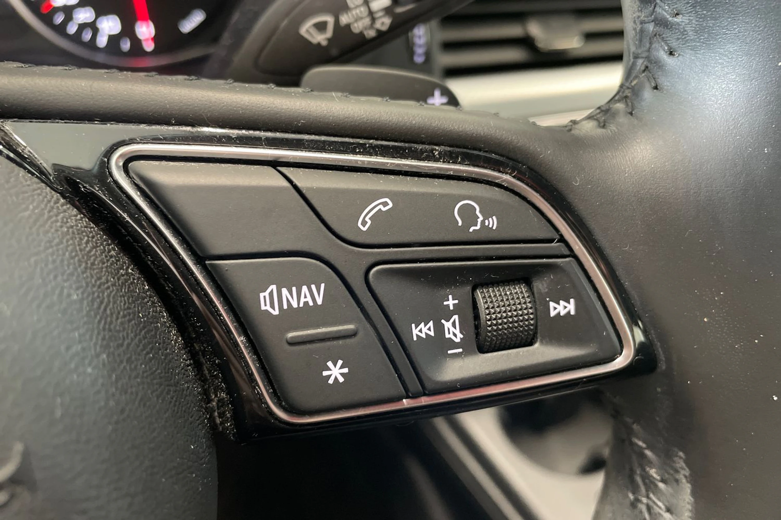 vihreä Audi A4 2018 kuva 18.