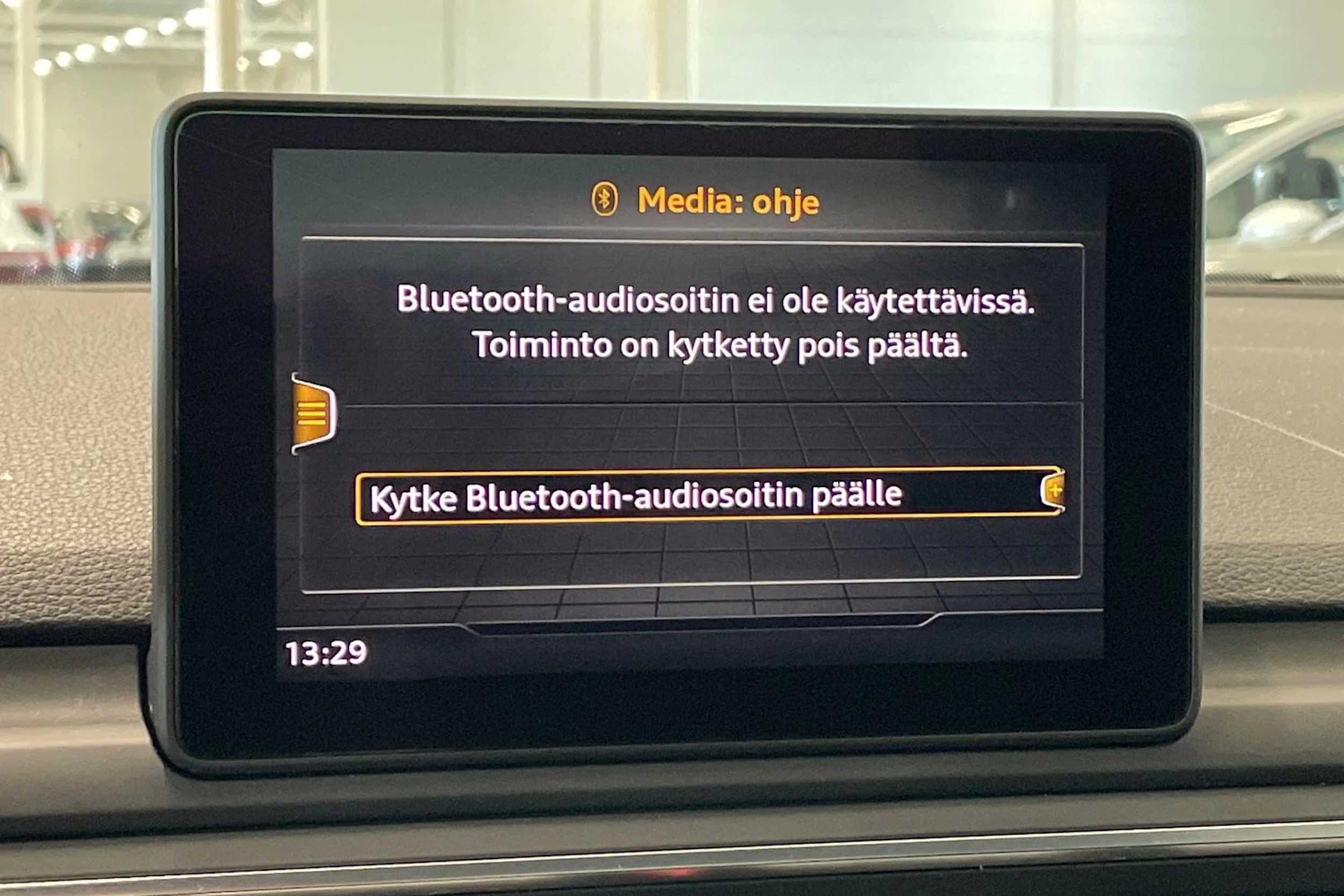 vihreä Audi A4 2018 kuva 23.