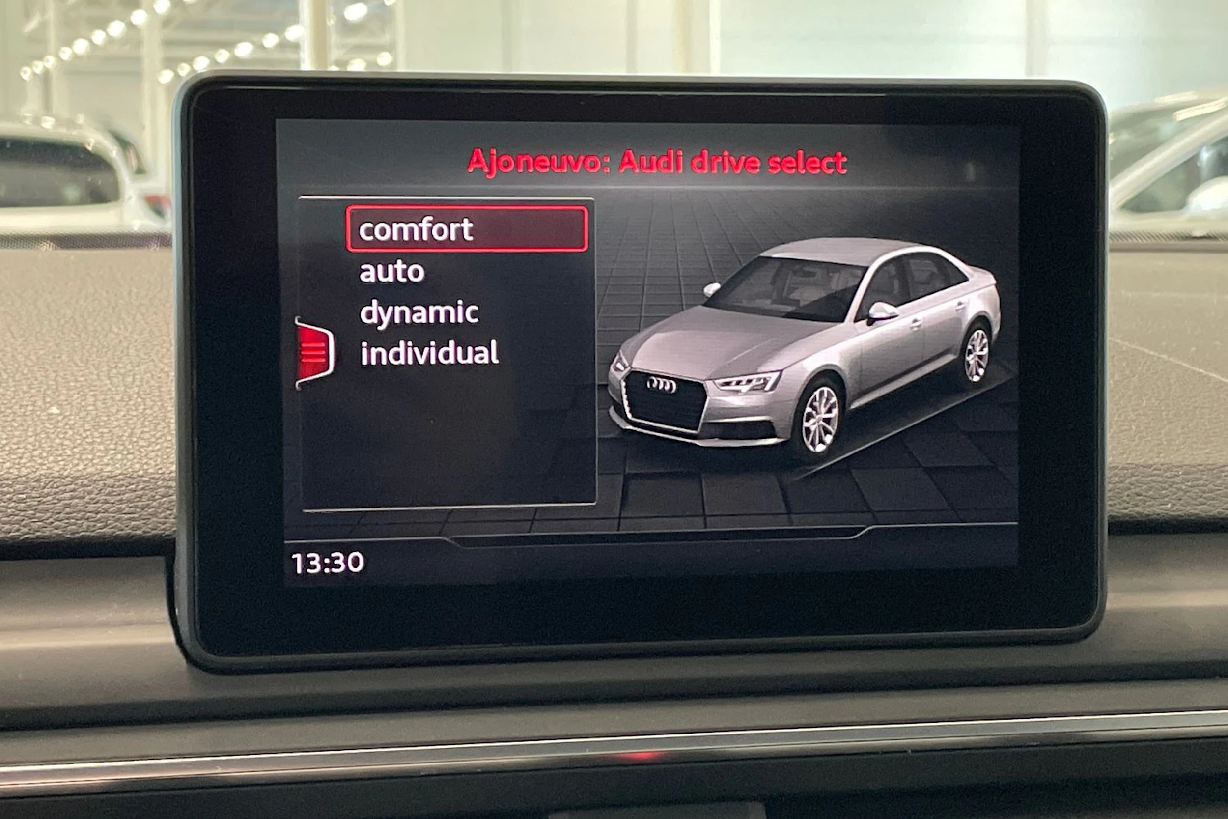 vihreä Audi A4 2018 kuva 25.