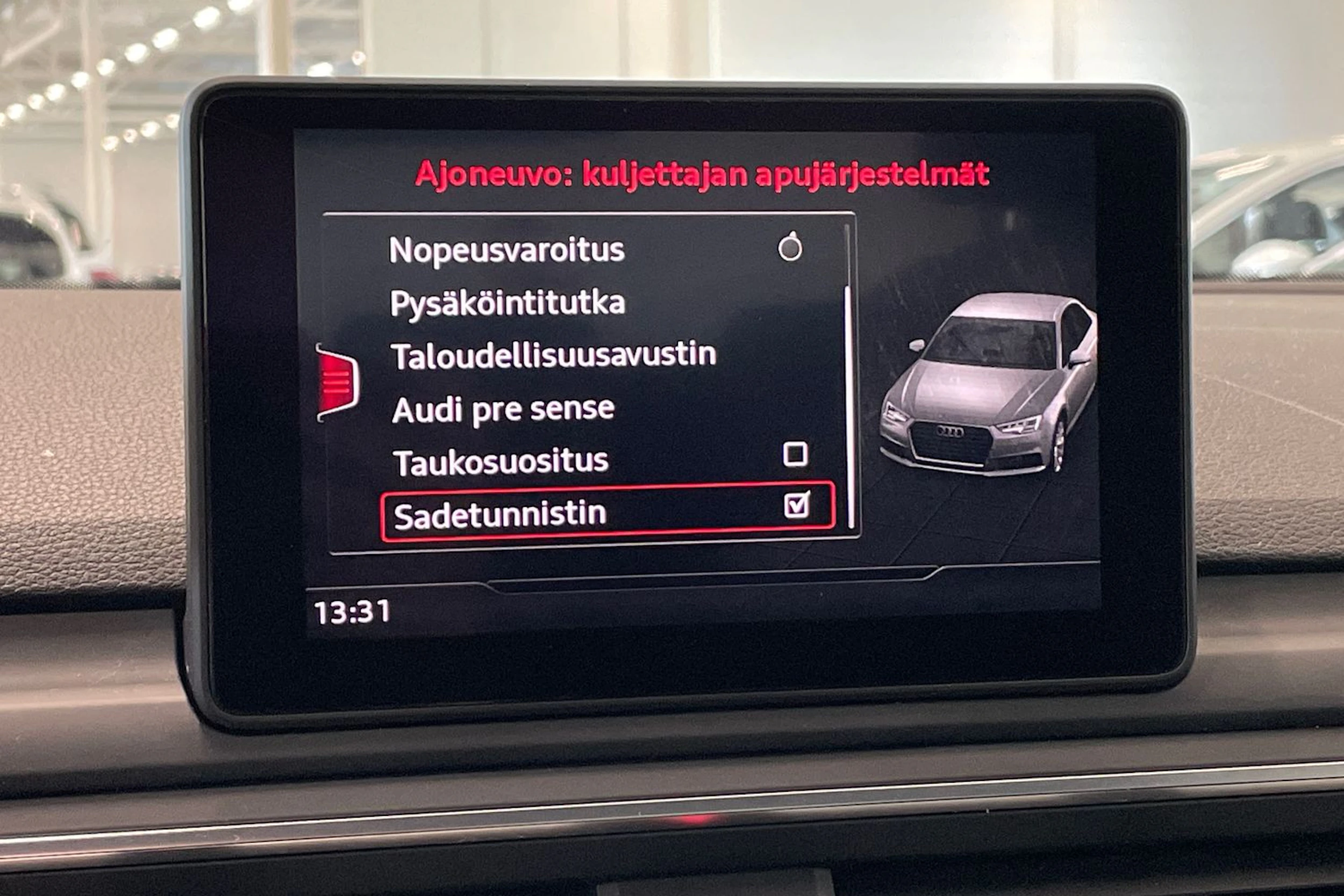 vihreä Audi A4 2018 kuva 27.