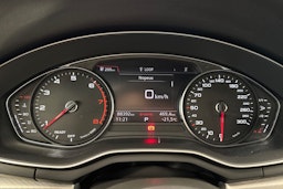 musta Audi A4 2018 kuva 16.