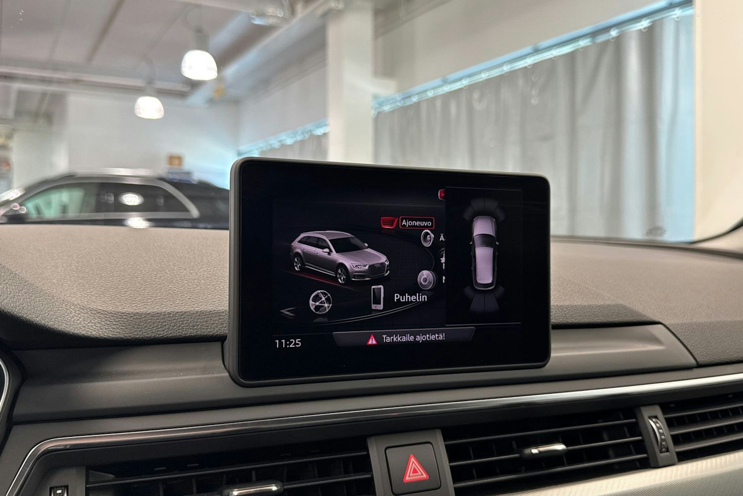 musta Audi A4 2018 kuva 22.