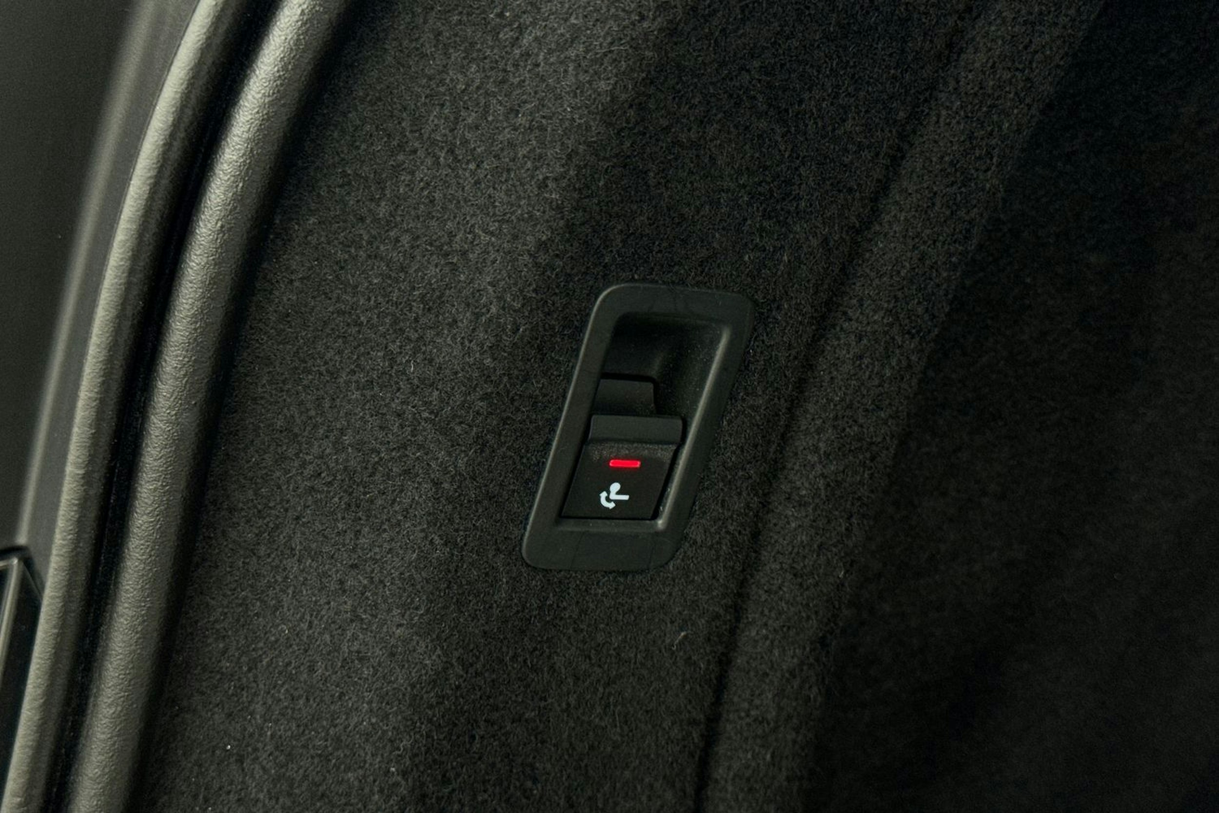musta Audi A4 2018 kuva 28.