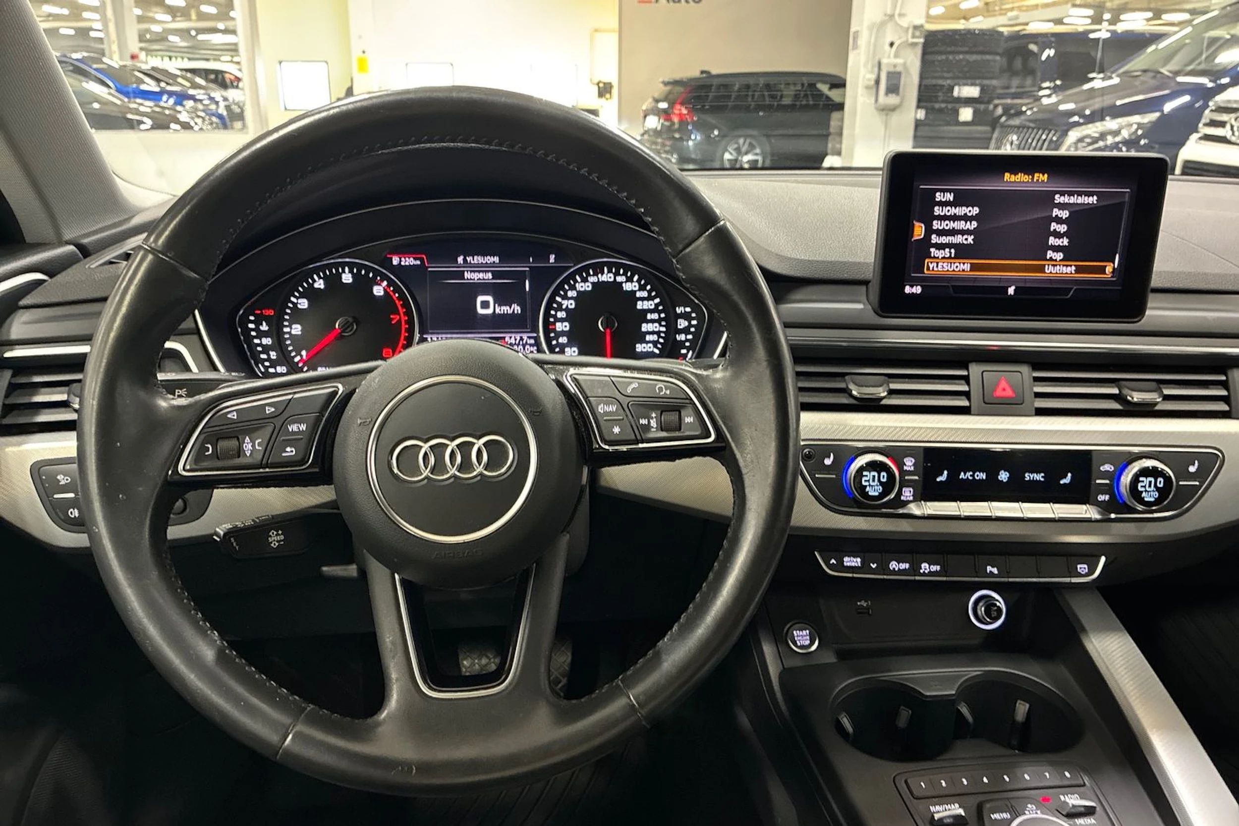 harmaa Audi A4 2018 kuva 11.