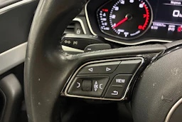 harmaa Audi A4 2018 kuva 13.