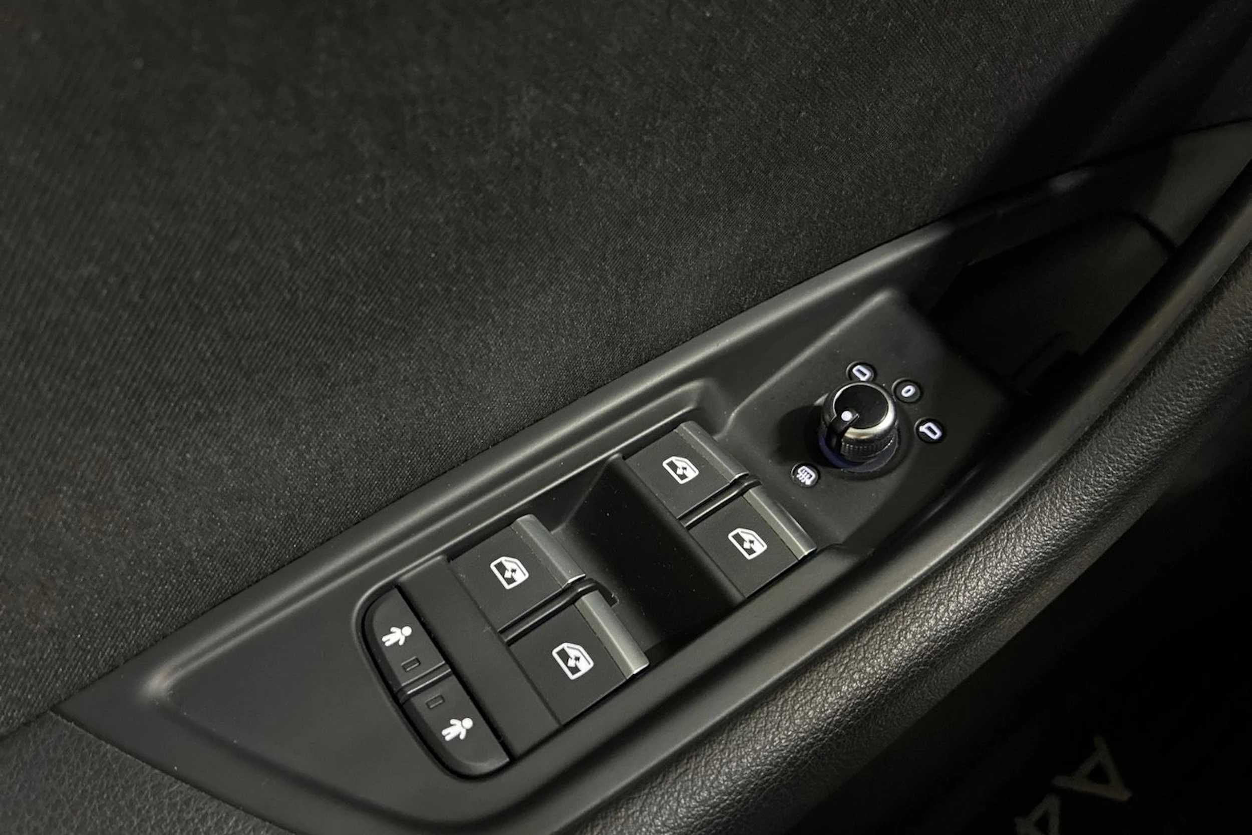 harmaa Audi A4 2018 kuva 17.