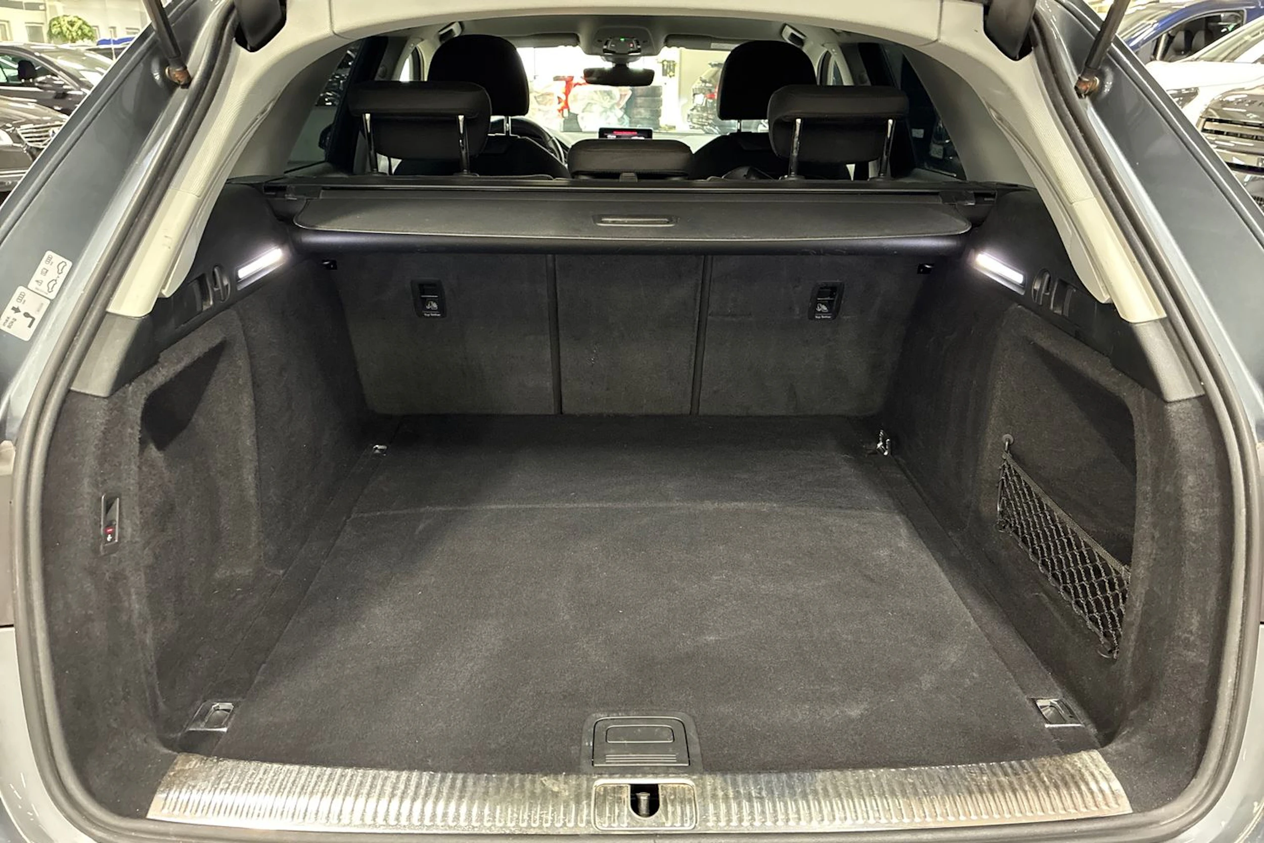 harmaa Audi A4 2018 kuva 26.