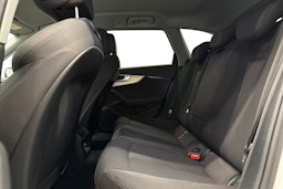 Valkoinen Audi A4 2018 kuva 10.