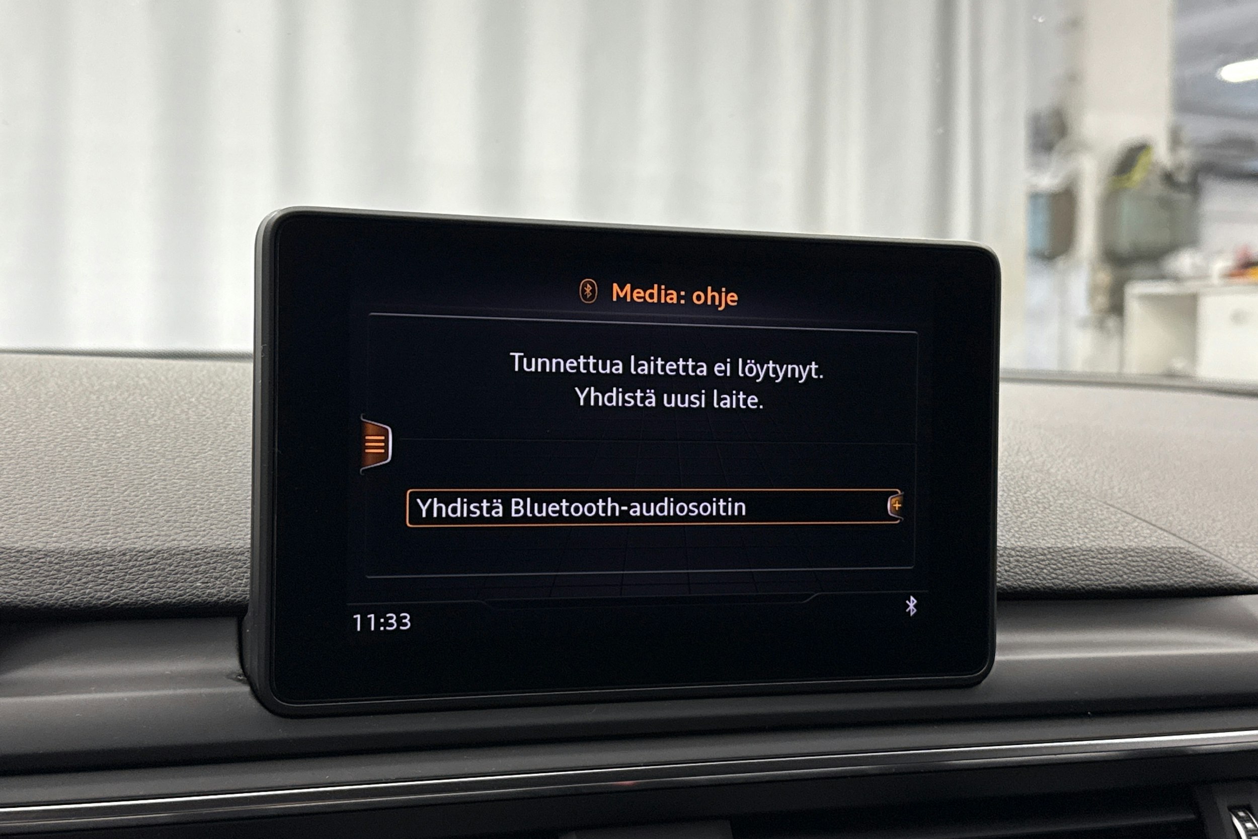 Valkoinen Audi A4 2018 kuva 18.