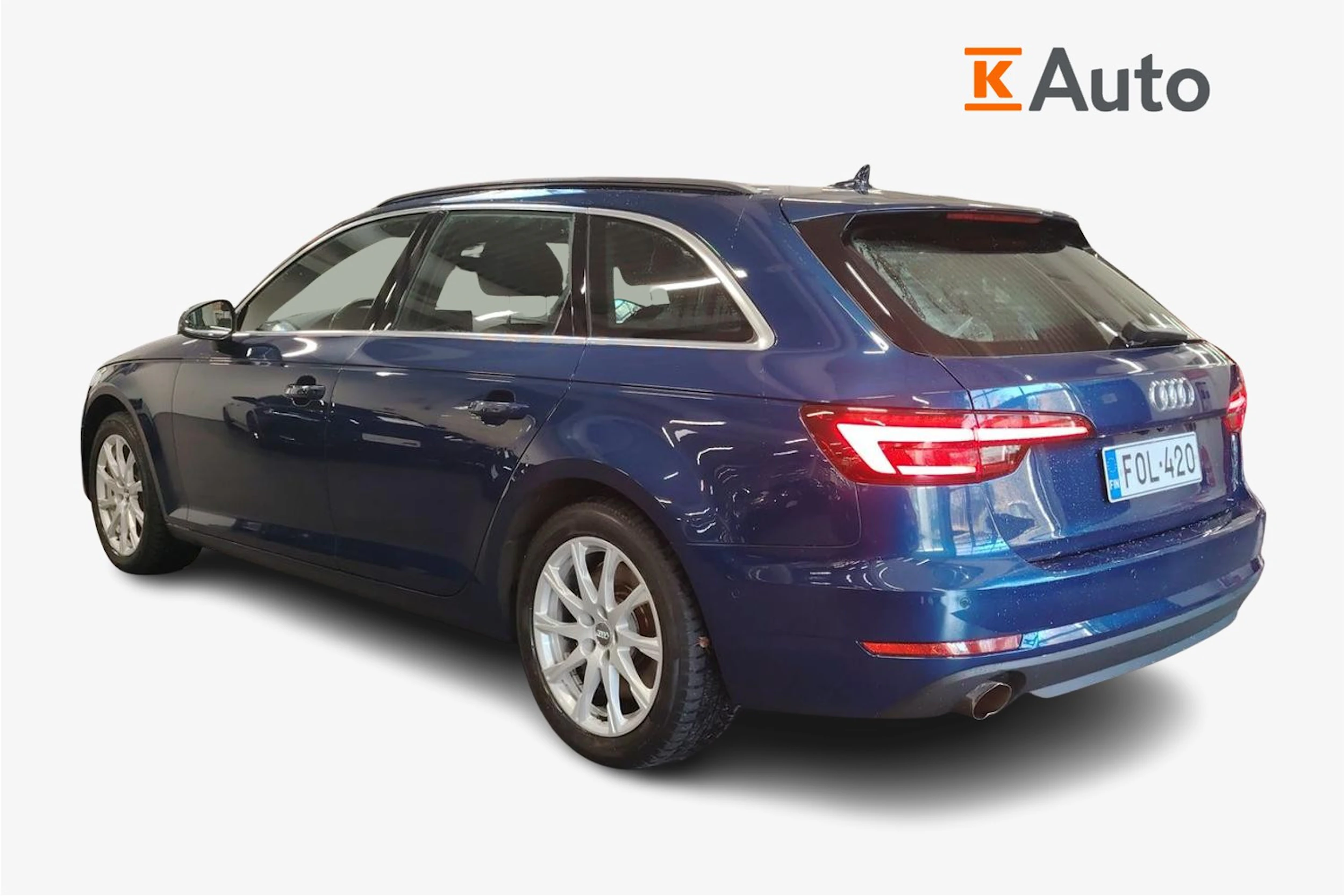 sininen Audi A4 2018 kuva 2.