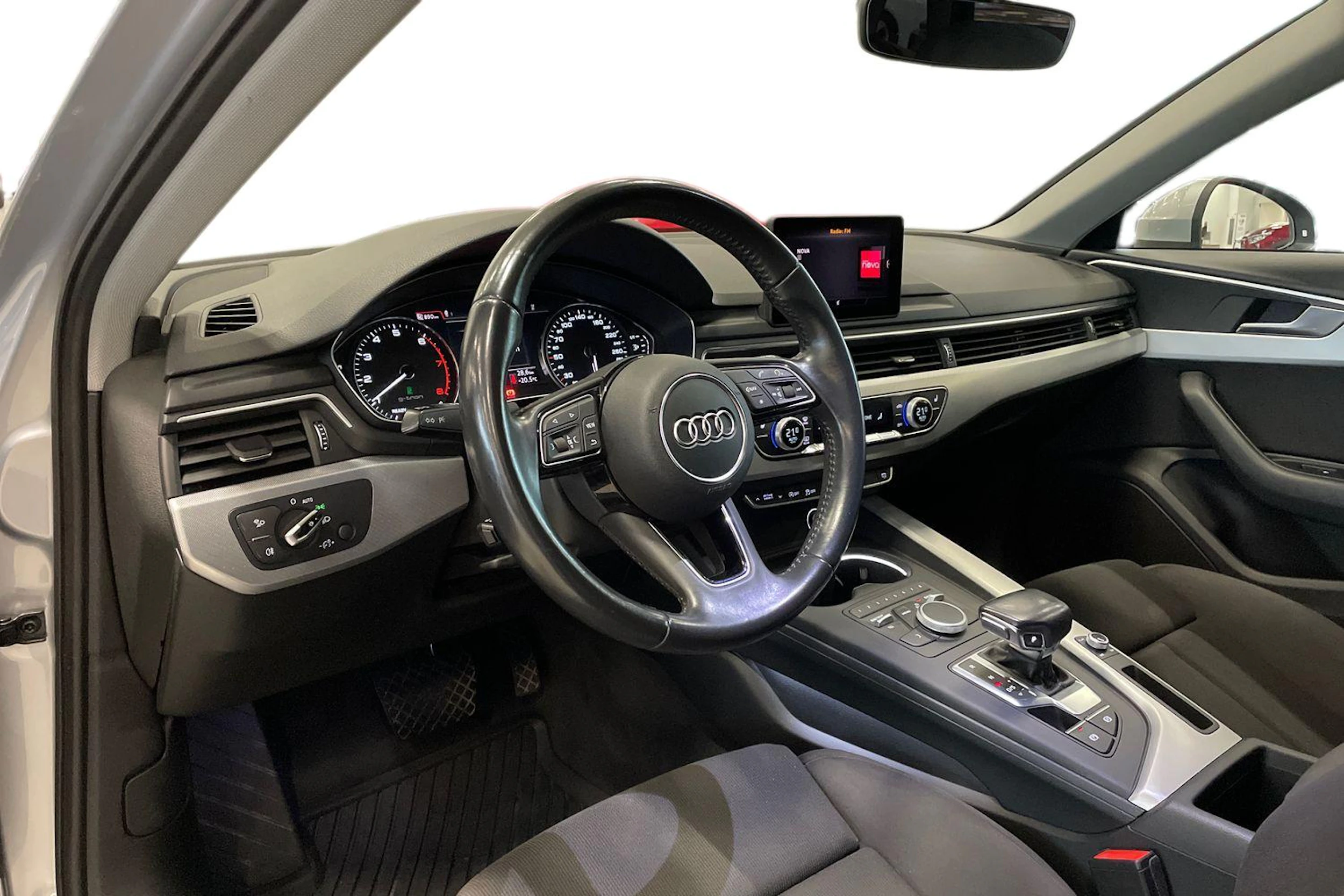 hopea Audi A4 2018 kuva 6.
