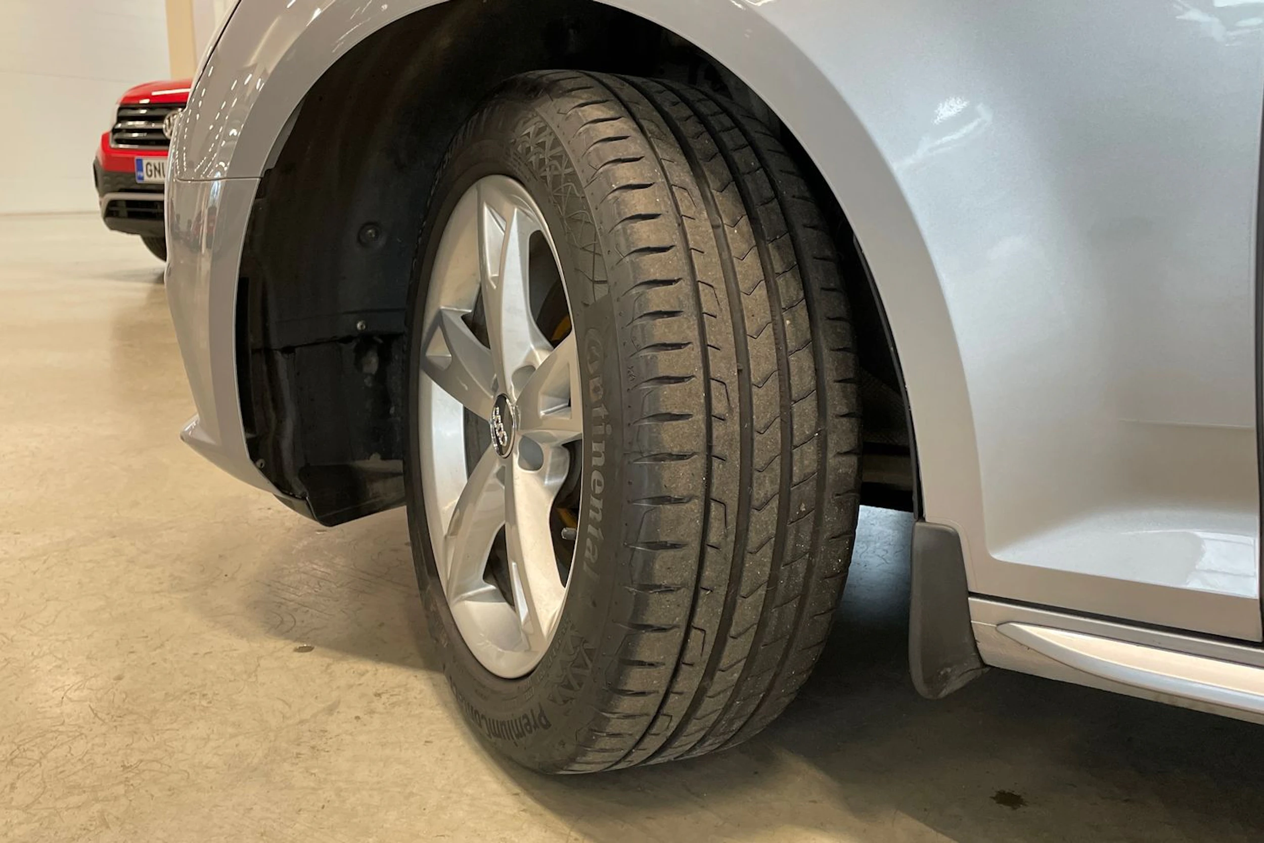hopea Audi A4 2018 kuva 10.