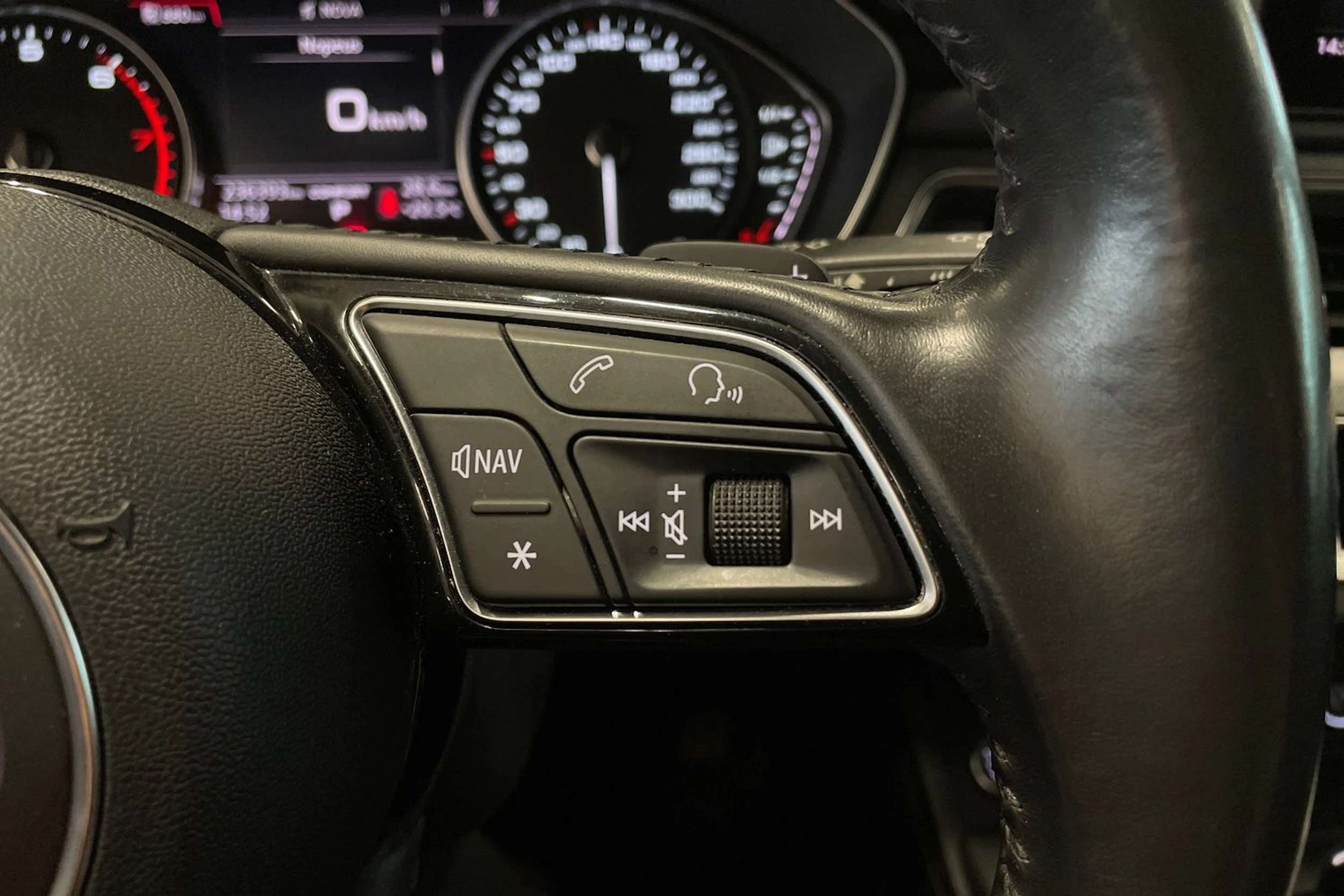 hopea Audi A4 2018 kuva 15.