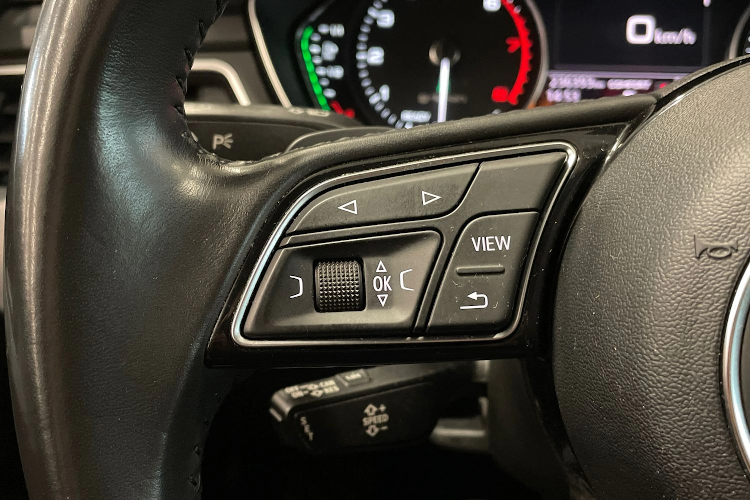 hopea Audi A4 2018 kuva 16.
