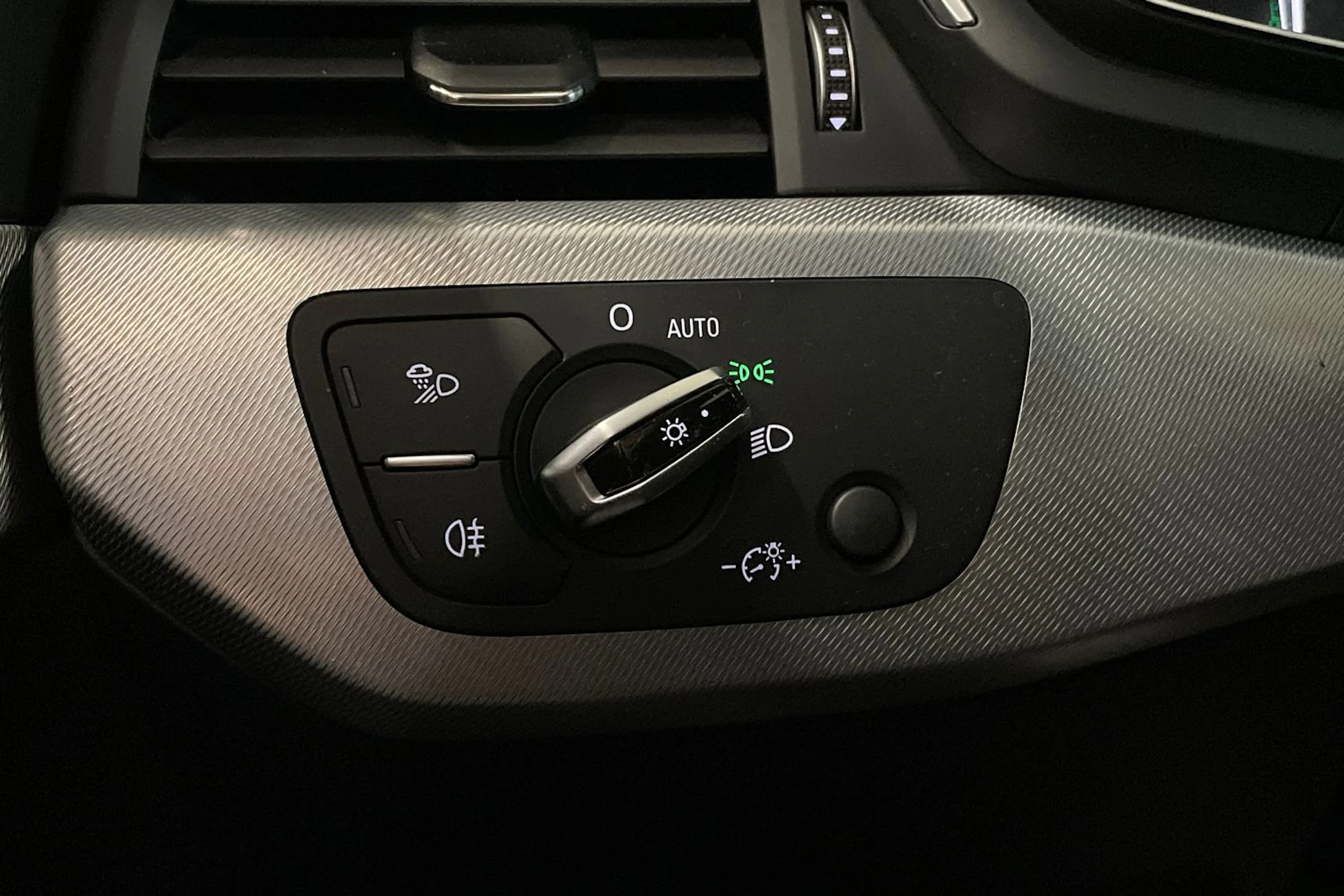 hopea Audi A4 2018 kuva 27.