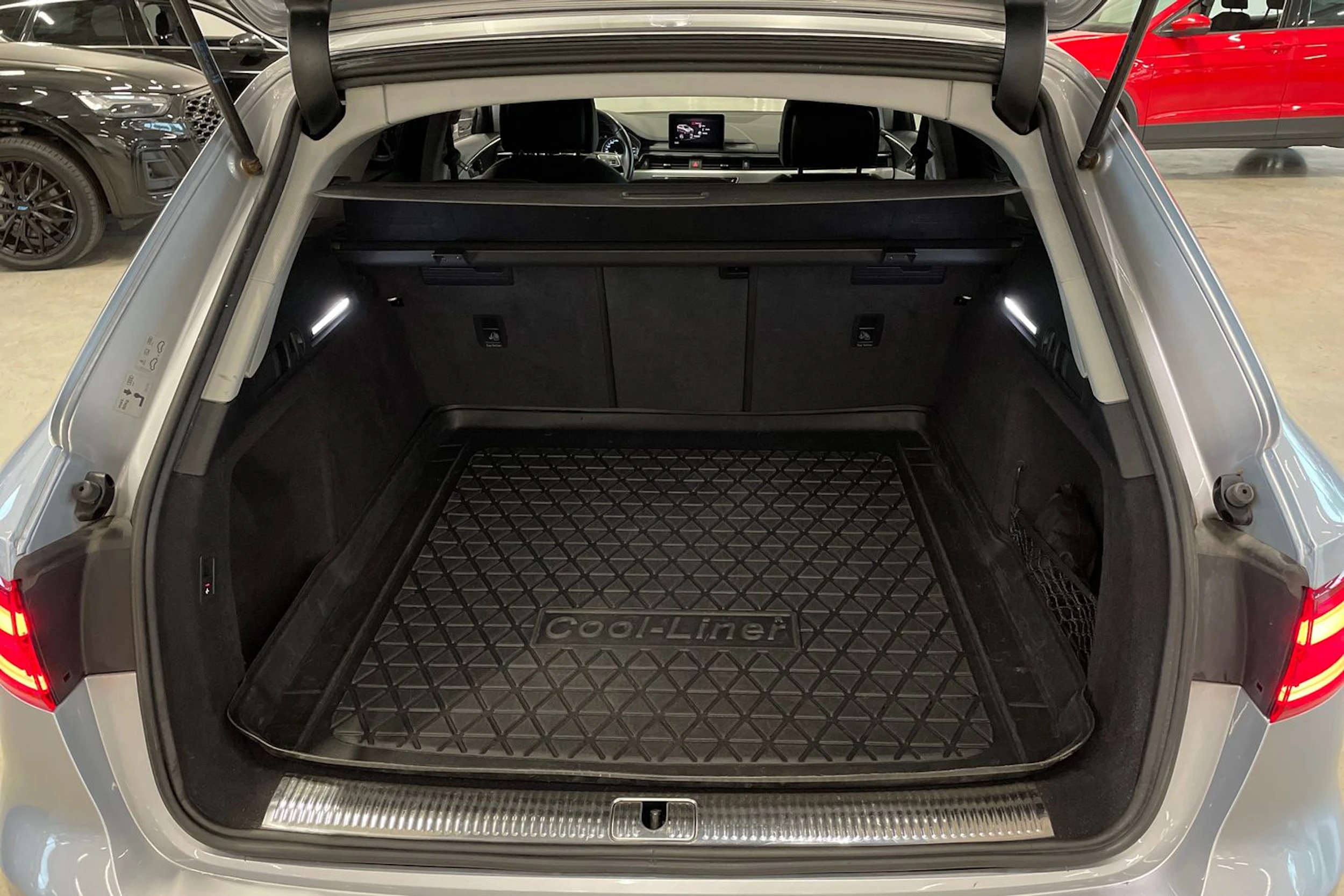 hopea Audi A4 2018 kuva 28.