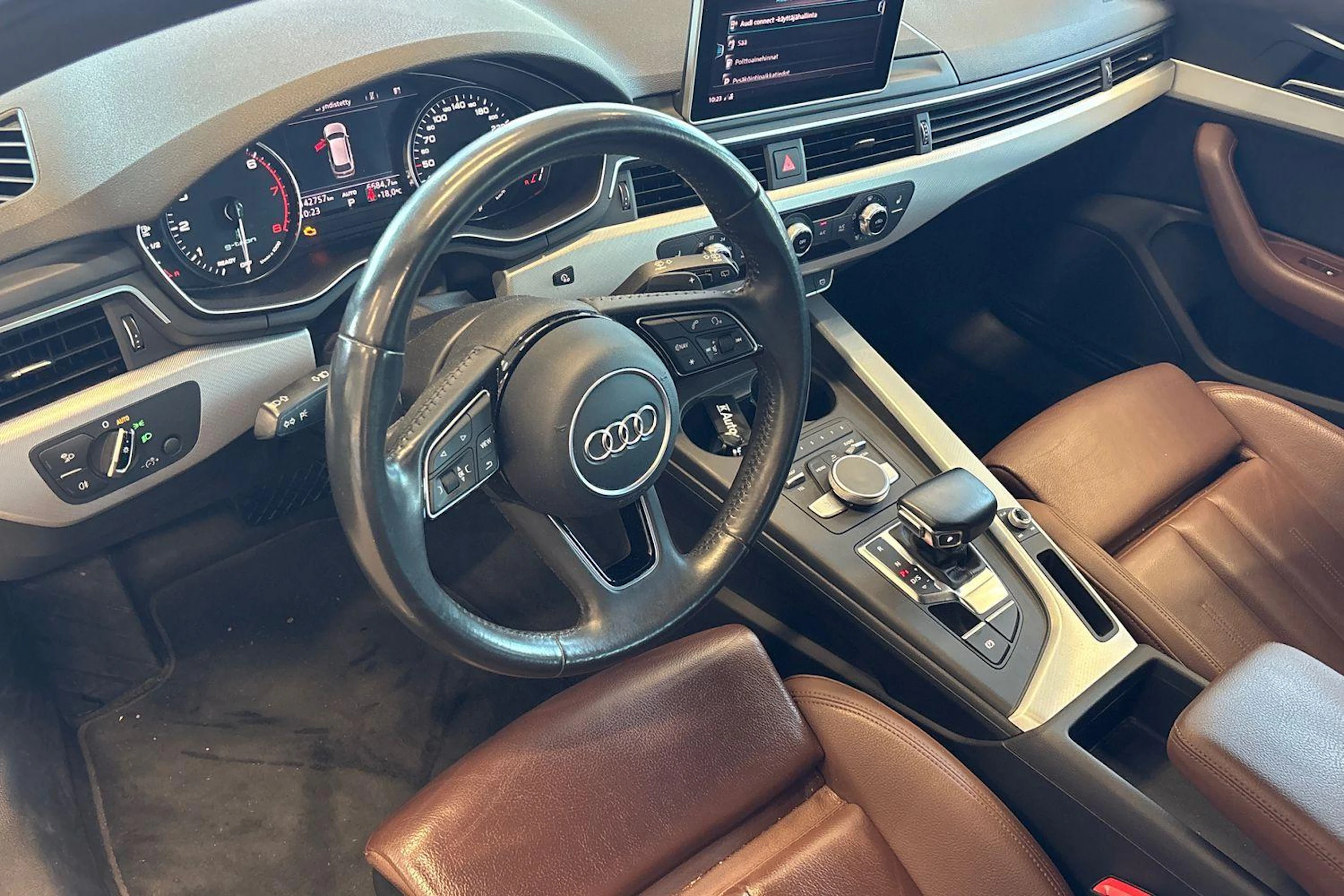 Musta Audi A4 2018 kuva 3.
