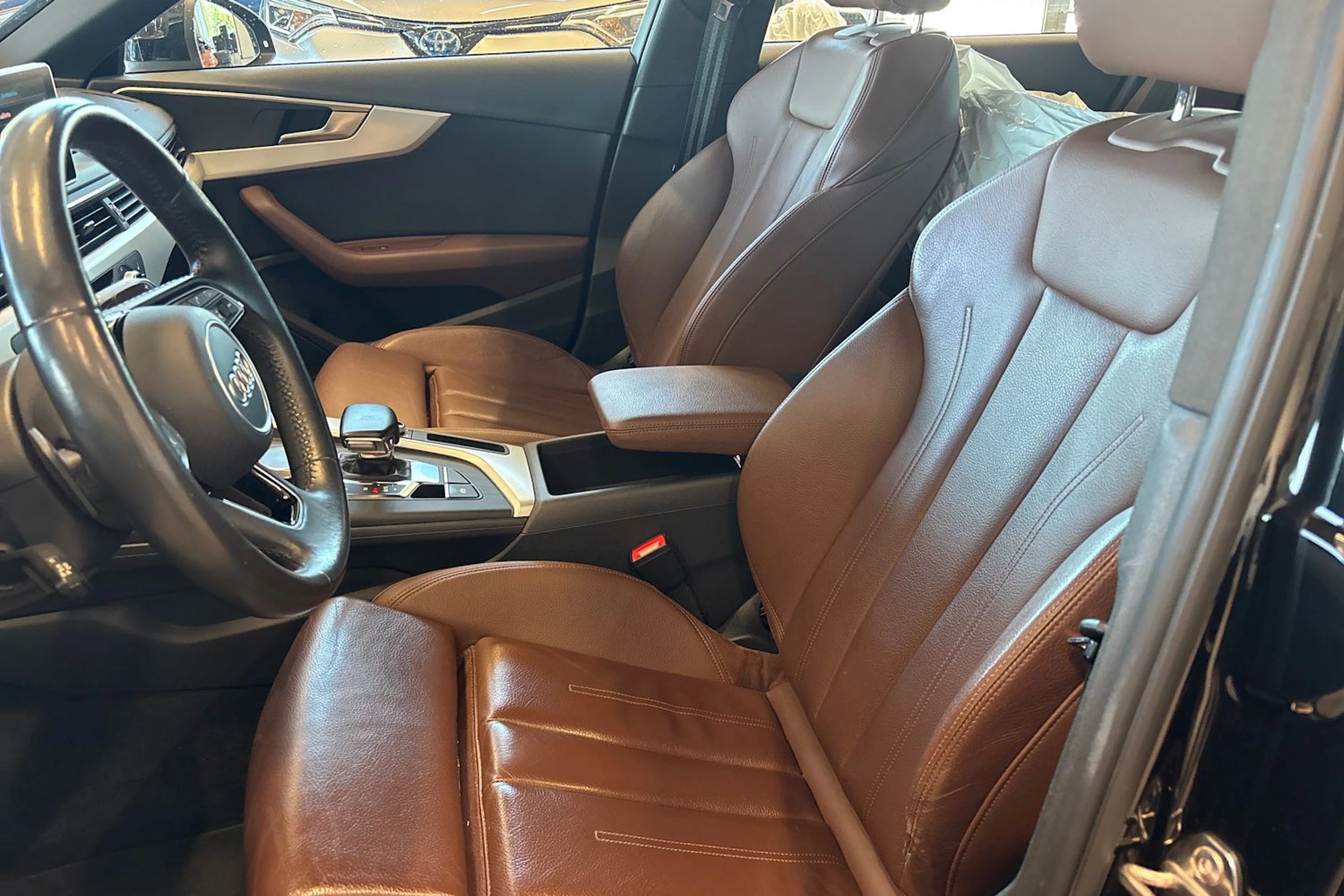 Musta Audi A4 2018 kuva 6.
