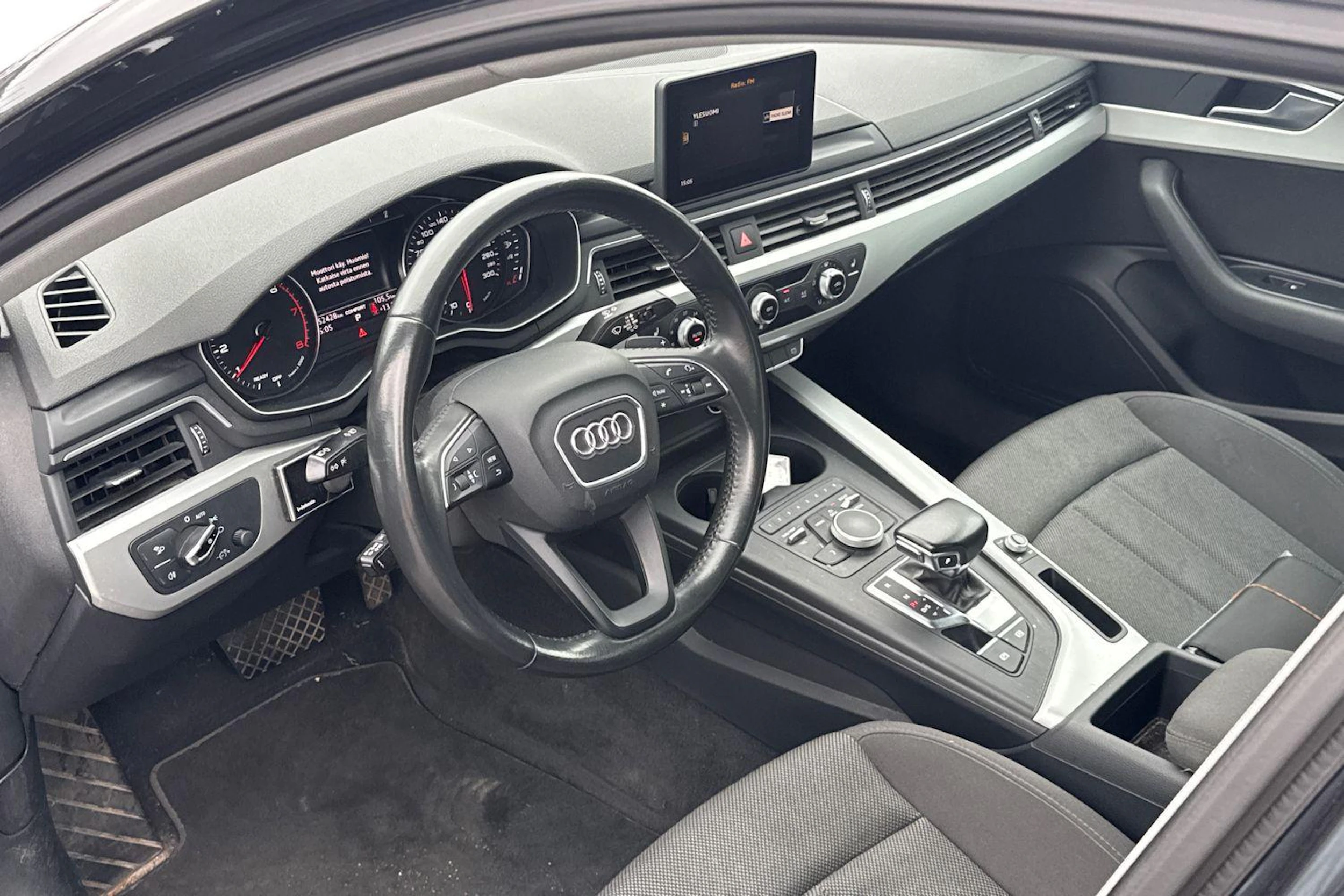 vihreä Audi A4 2018 kuva 3.