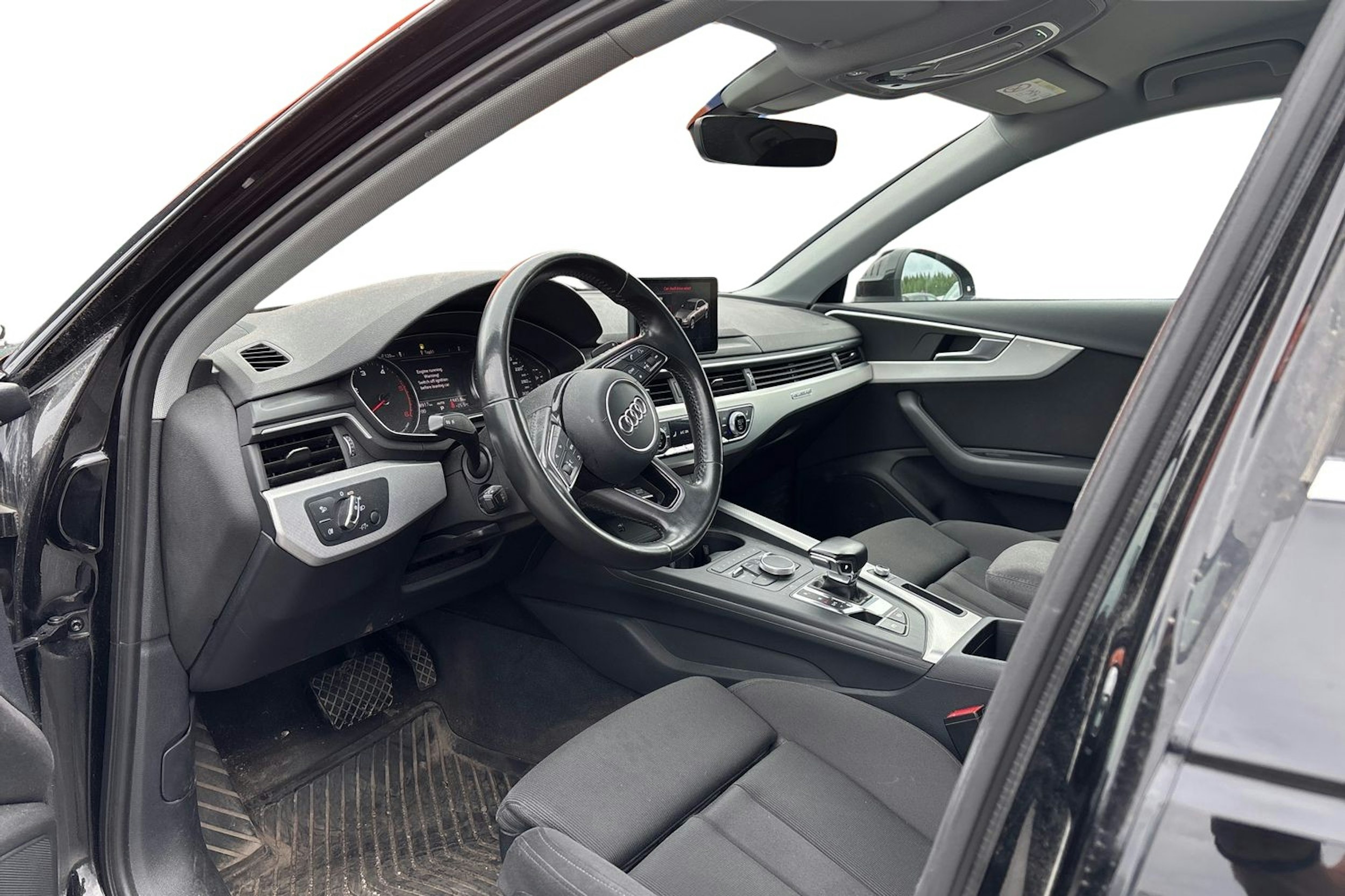 musta Audi A4 2018 kuva 3.