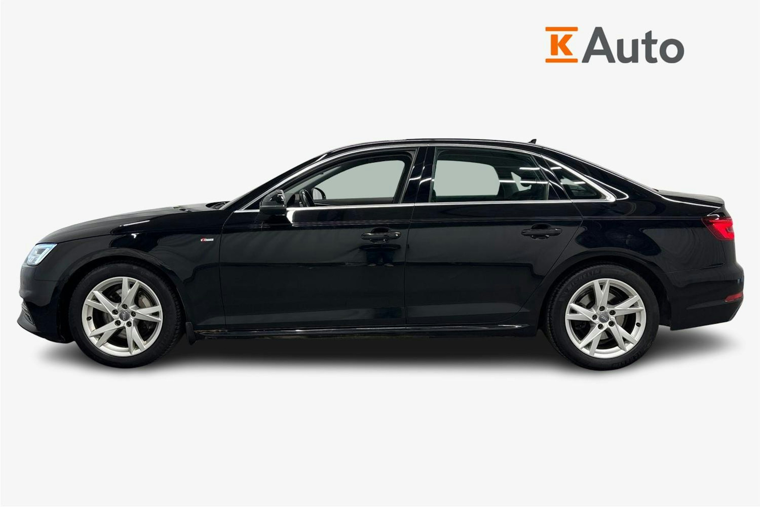 musta Audi A4 2018 kuva 5.