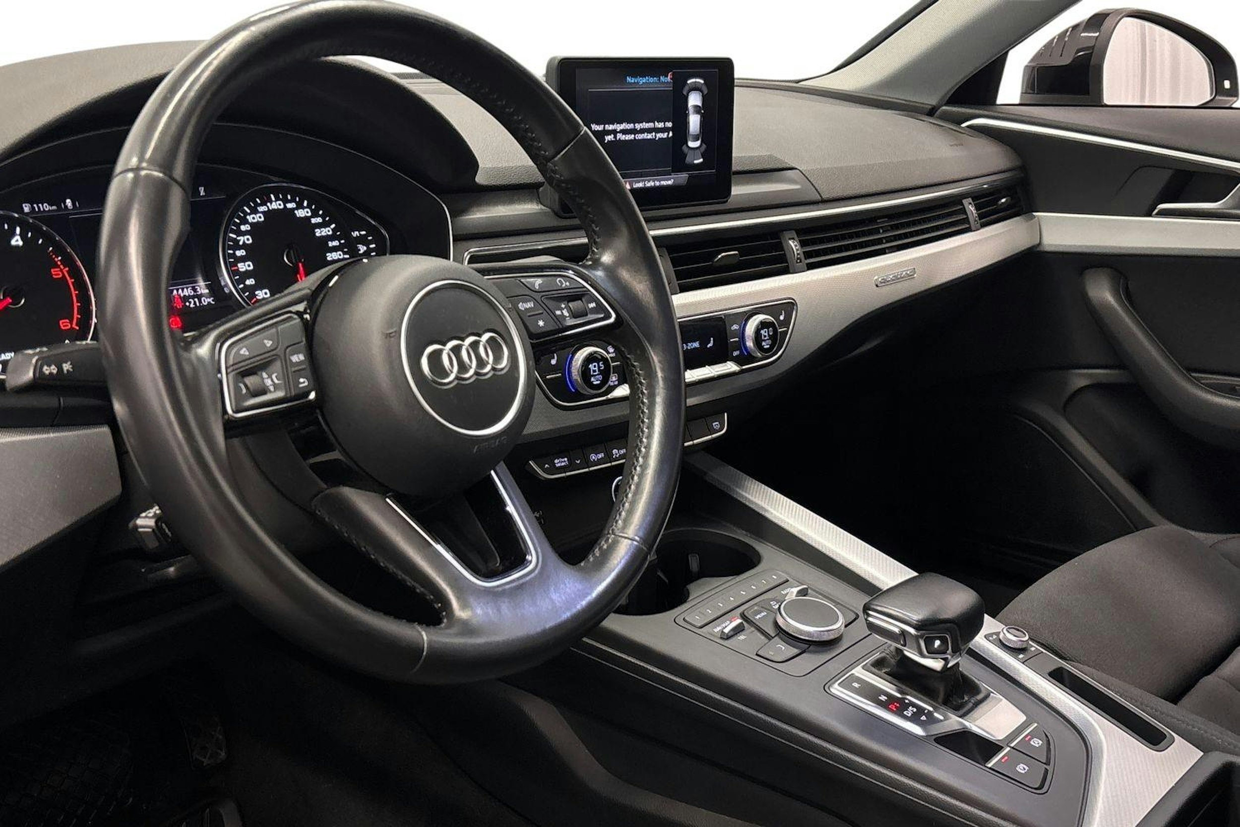 musta Audi A4 2018 kuva 6.