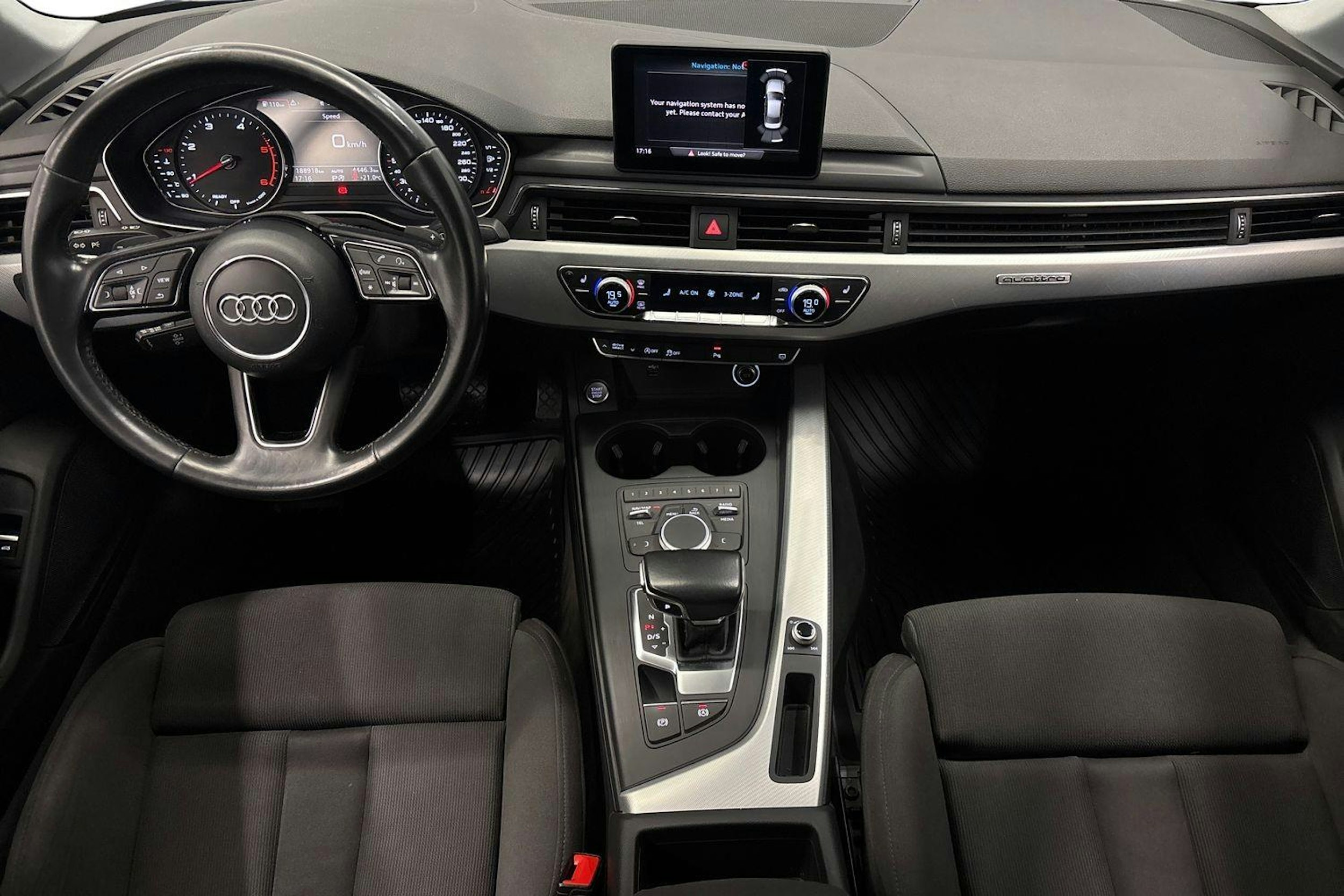 musta Audi A4 2018 kuva 7.
