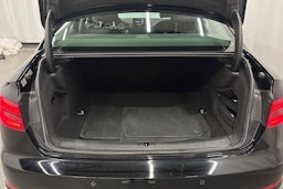 musta Audi A4 2018 kuva 13.