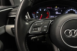 musta Audi A4 2018 kuva 16.