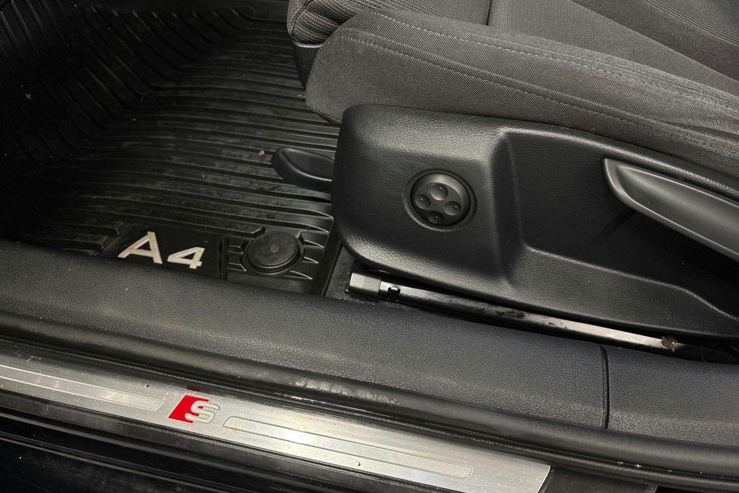 musta Audi A4 2018 kuva 23.