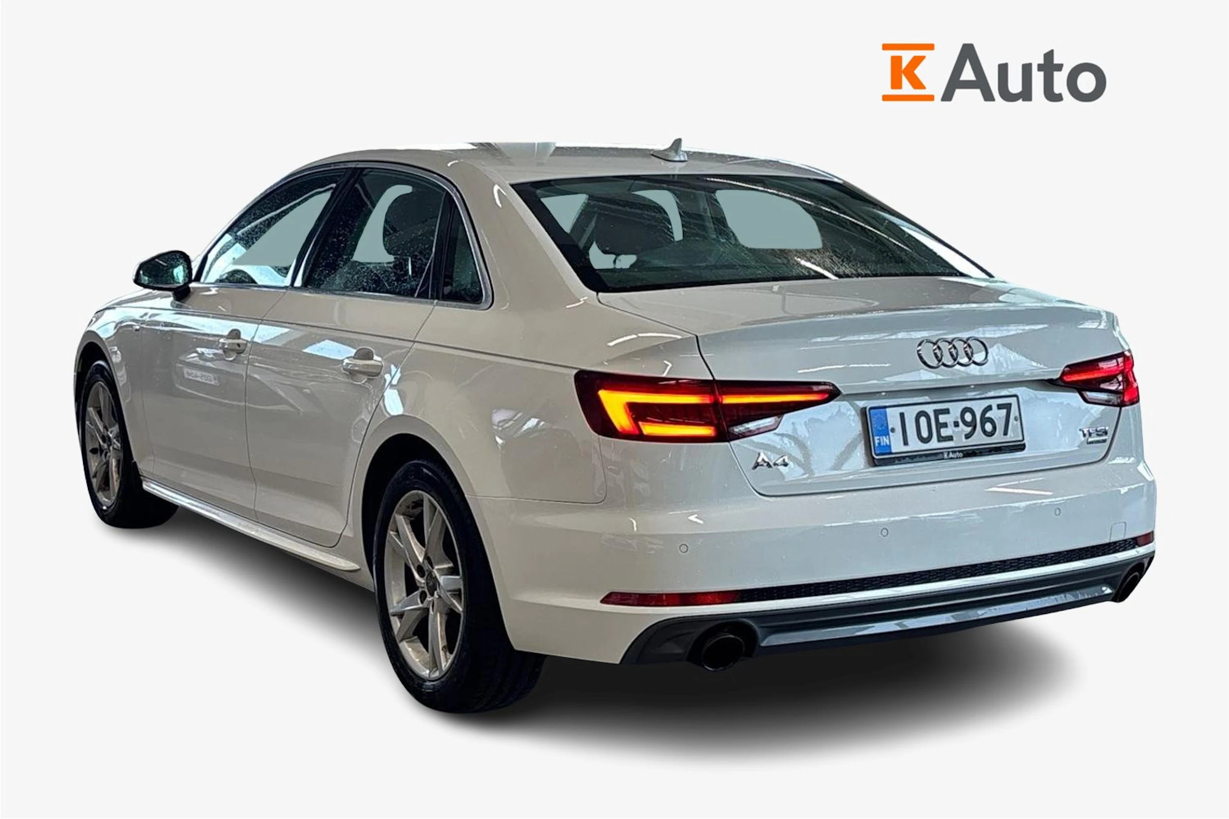 valkoinen Audi A4 2018 kuva 2.