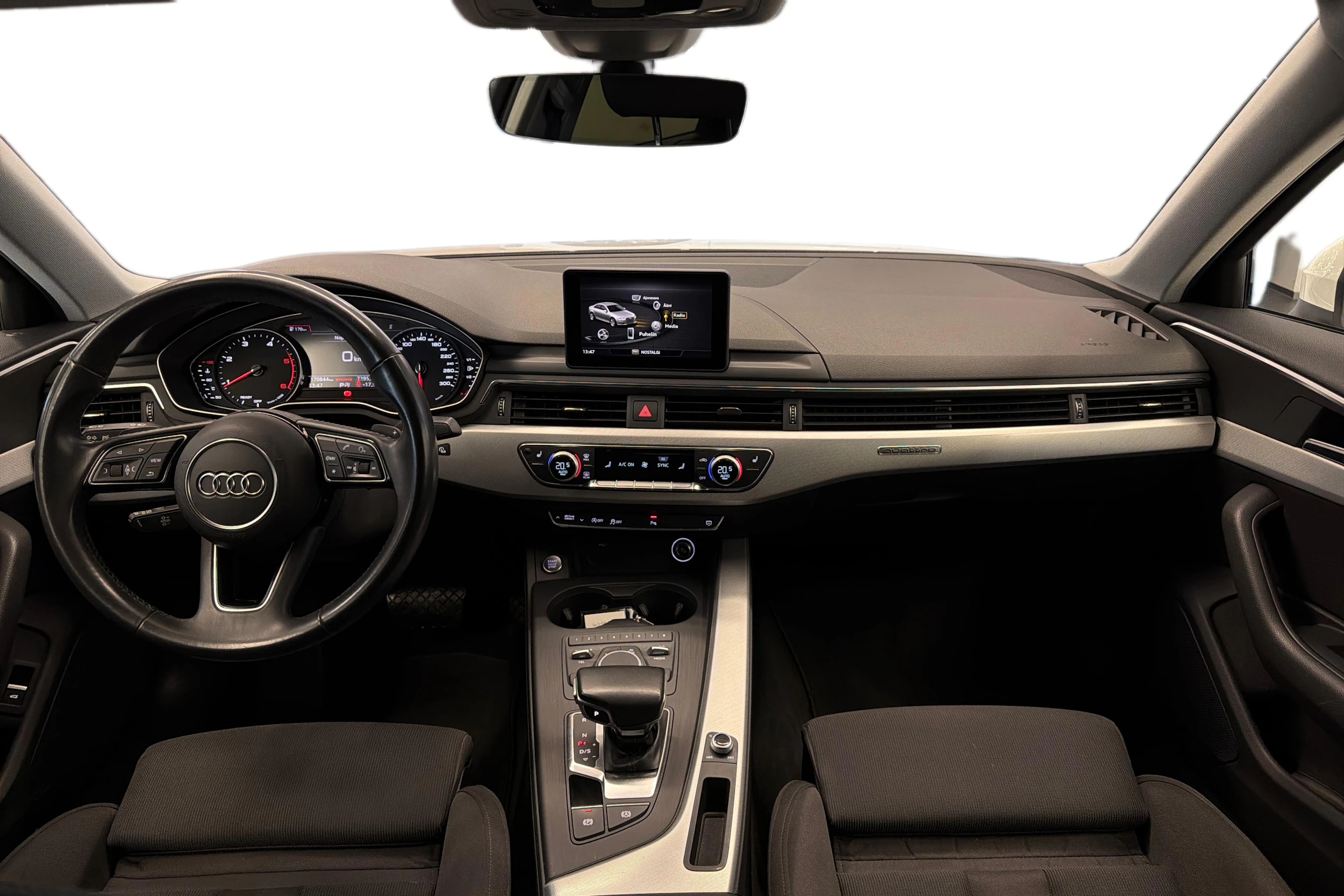 valkoinen Audi A4 2018 kuva 7.