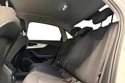 valkoinen Audi A4 2018 kuva 8.