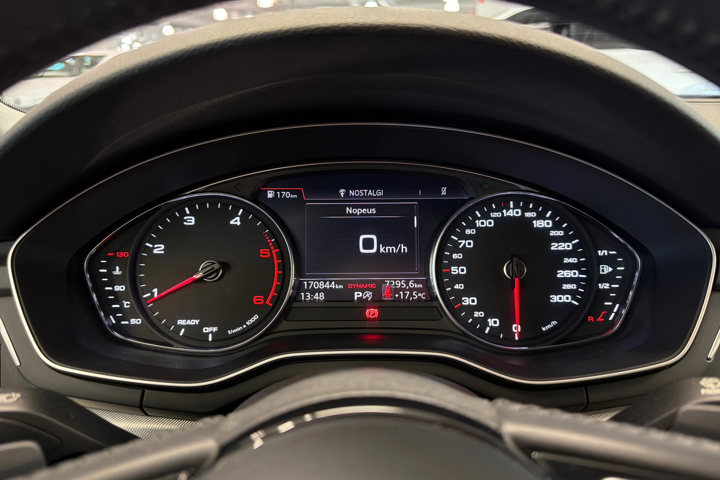 valkoinen Audi A4 2018 kuva 20.