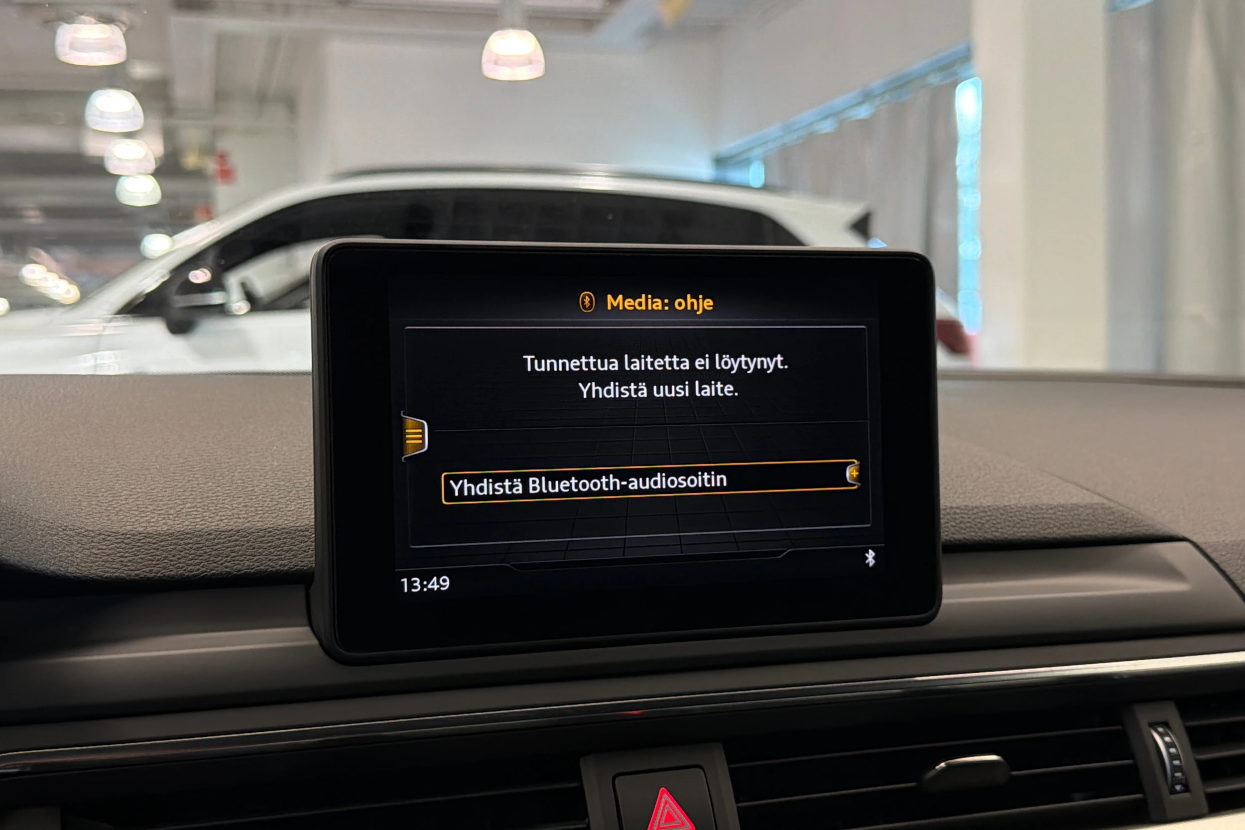 valkoinen Audi A4 2018 kuva 25.