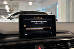 valkoinen Audi A4 2018 kuva 25.