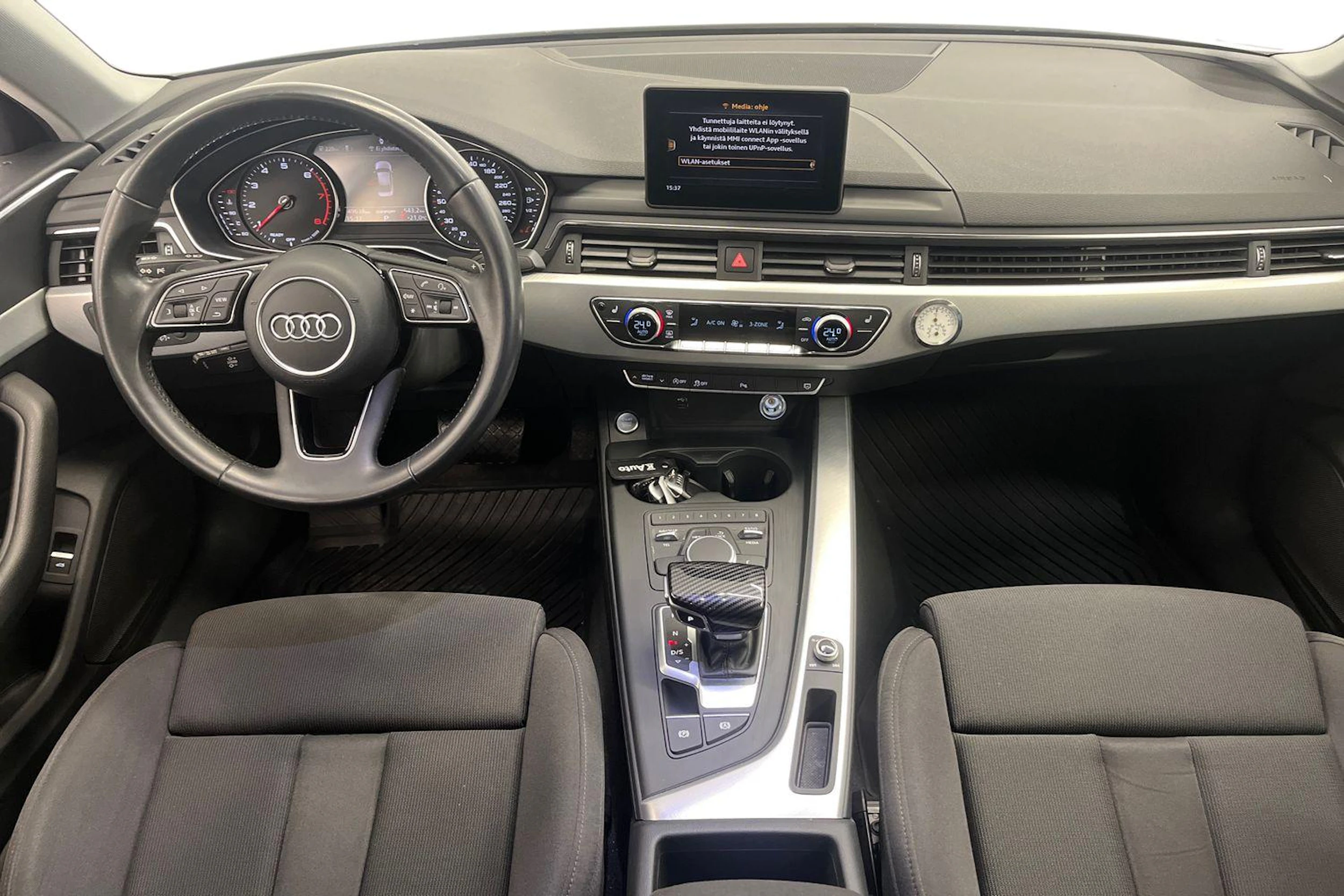 valkoinen Audi A4 2018 kuva 7.