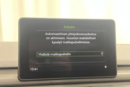 valkoinen Audi A4 2018 kuva 18.