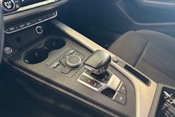 valkoinen Audi A4 2018 kuva 18.