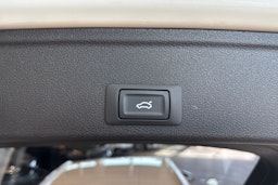 valkoinen Audi A4 2018 kuva 19.