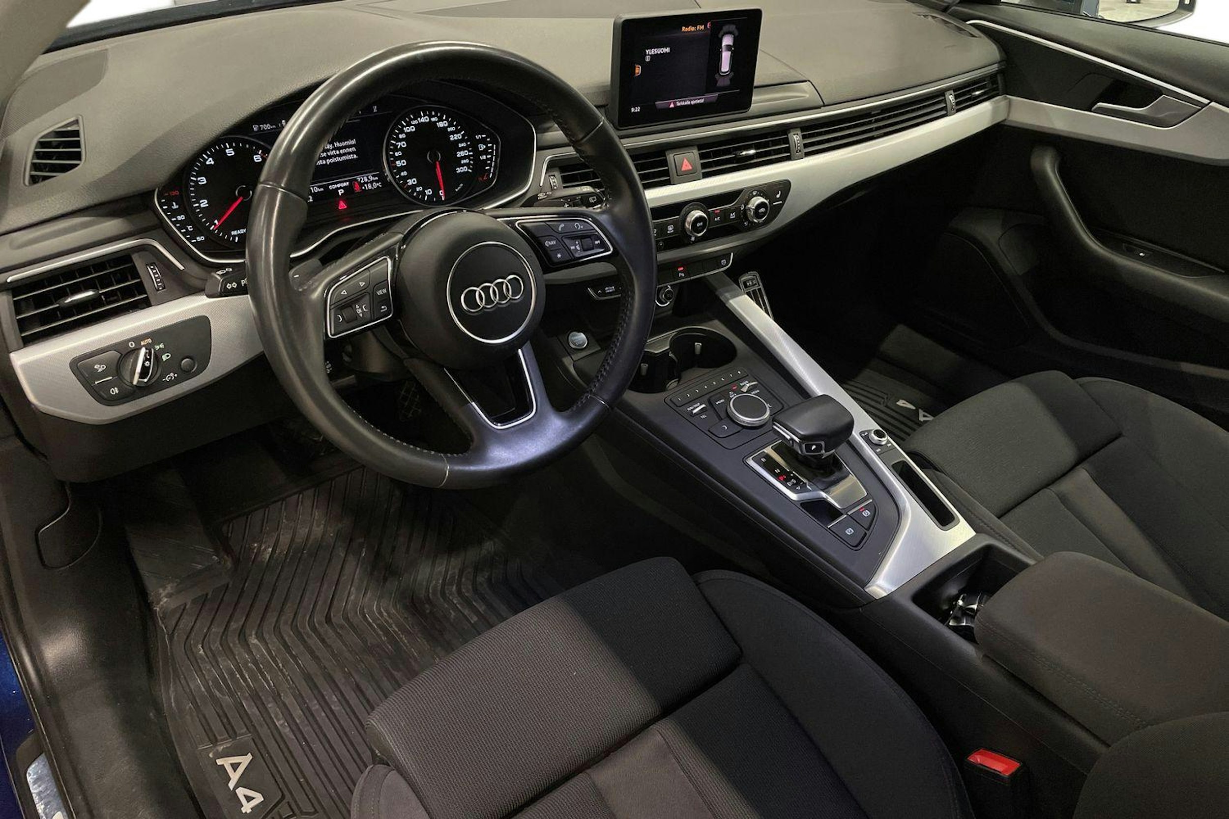 Sininen Audi A4 2018 kuva 7.