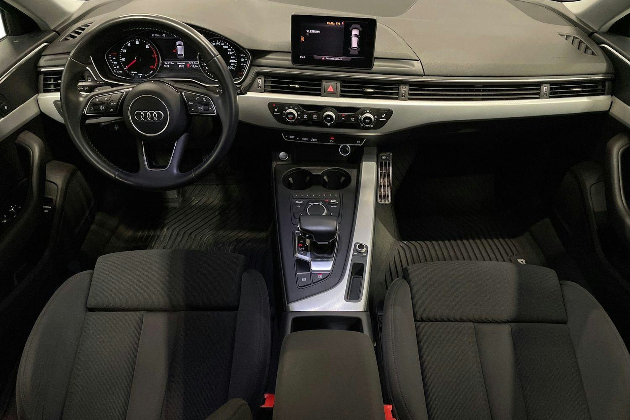 Sininen Audi A4 2018 kuva 9.