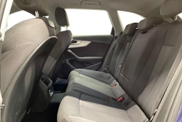 Sininen Audi A4 2018 kuva 10.