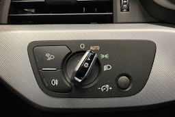 Sininen Audi A4 2018 kuva 20.