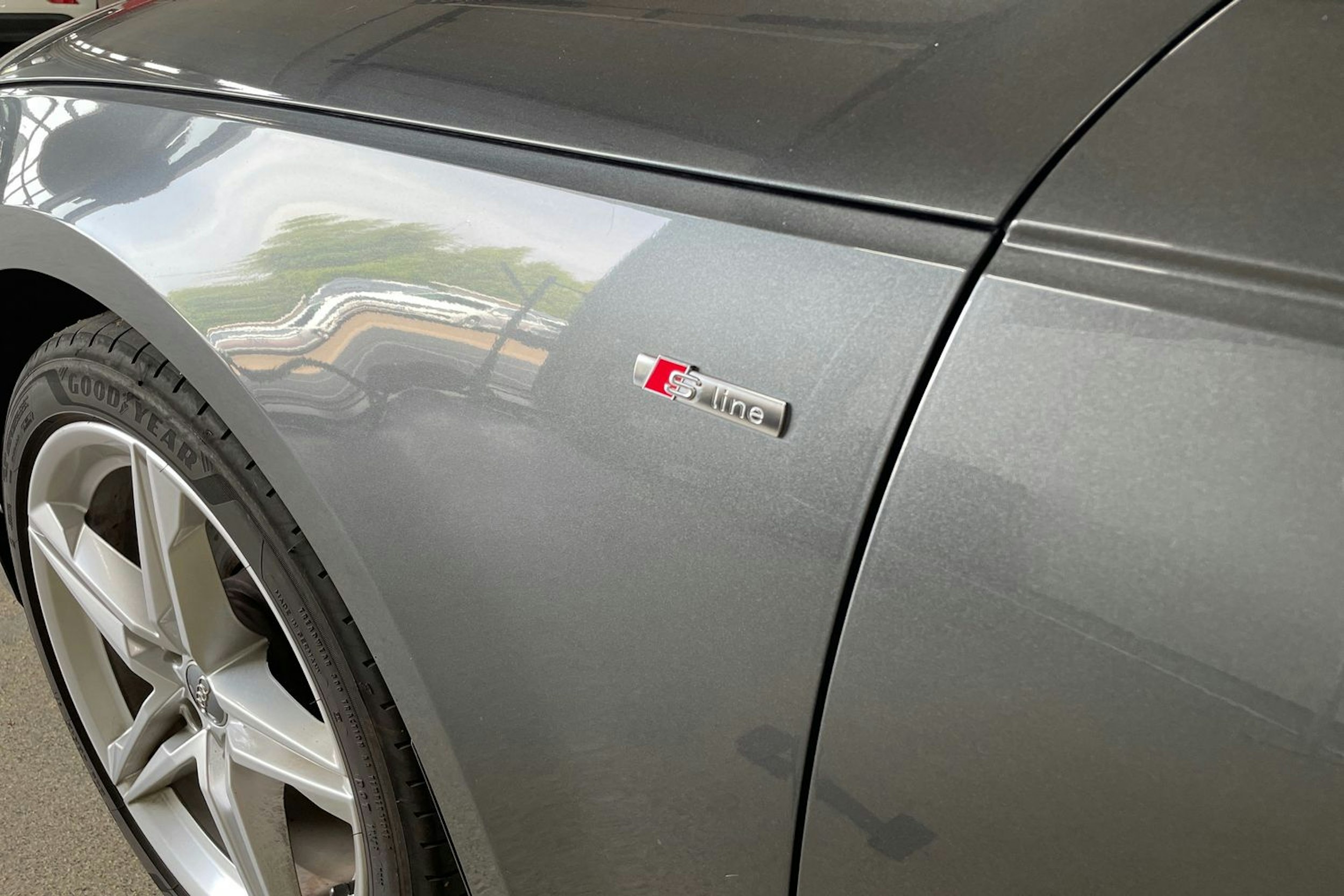 Harmaa Audi A4 2018 kuva 21.